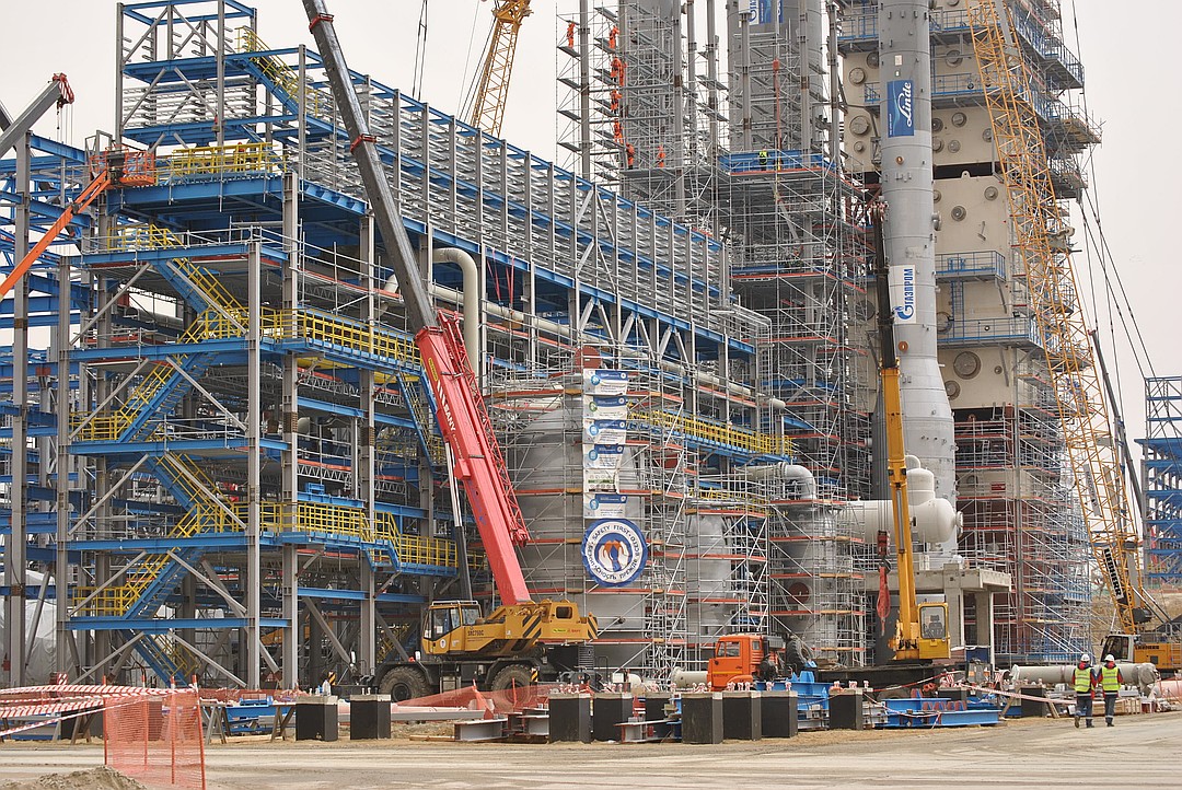 На сегодняшний день статус реализации проекта составляет порядка 44% работ — ООО "Газпром пеработка Благовещенск"