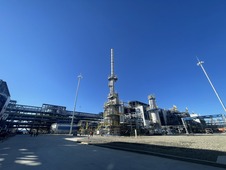 На установке осушки и удаления примесей третьей технологической линии Амурского газоперерабатывающего завода (ГПЗ) начались пусконаладочные работы.