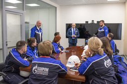 Встреча с генеральным директором компании «Газпром переработка Благовещенск» Юрием Лебедевым — выпускником КНИТУ (стоит в центре).