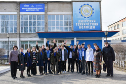 Экскурсию по Амурскому техническому колледжу Свободного провели для учащихся подшефного «Газпром-класса» компании «Газпром переработка Благовещенск».