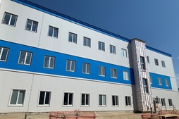 Подразделение разместилось в отдельном трехэтажном здании лабораторного корпуса площадью более 1000 кв. м.  на территории Амурского ГПЗ.