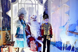 Дети из Свободного побывали в благовещенской резиденции главного российского волшебника — Деда Мороза