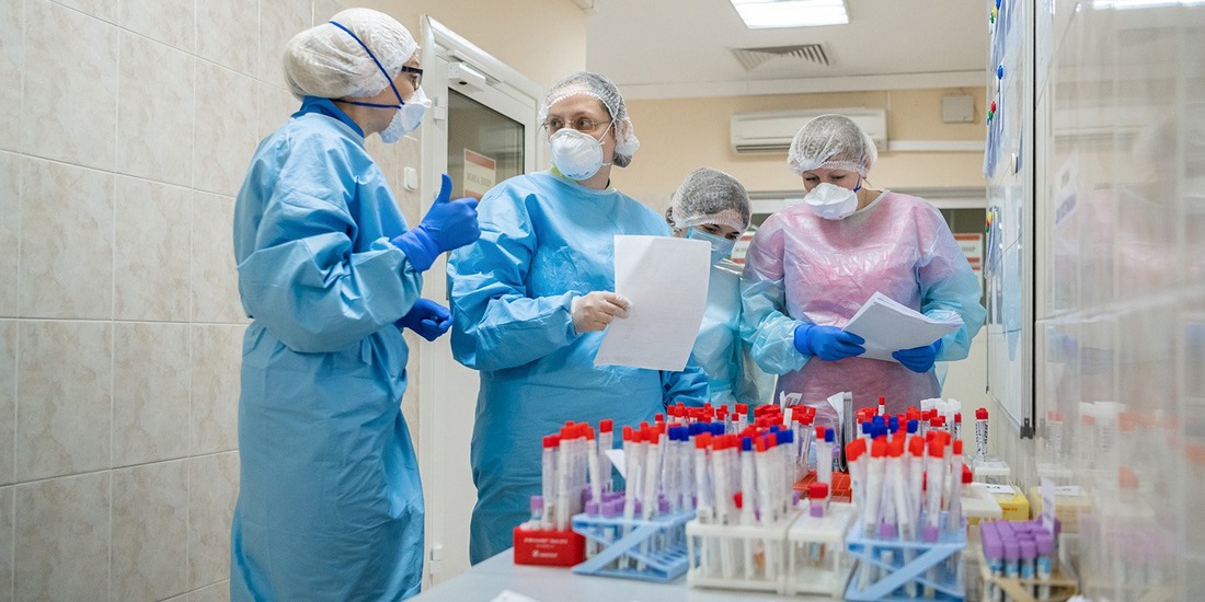 В НИИ им. Склифосовского лечат пациентов с Covid-19 с помощью смеси гелия и кислорода.