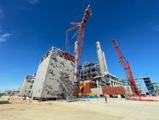 Сборка модулей холодного блока идет на пятой технологической линии Амурского газоперерабатывающего завода (ГПЗ).