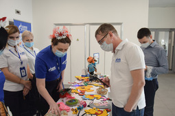 Коллектив компании «Газпром переработка Благовещенск» принял активное участие в новогодней благотворительной ярмарке, которая прошла в здании заводоуправления Амурского ГПЗ.